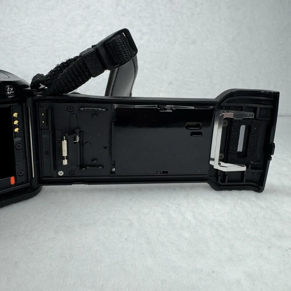 Canon EOS Rebel X S‎ 35mm Film SLR Camera Body 35mm And Strap